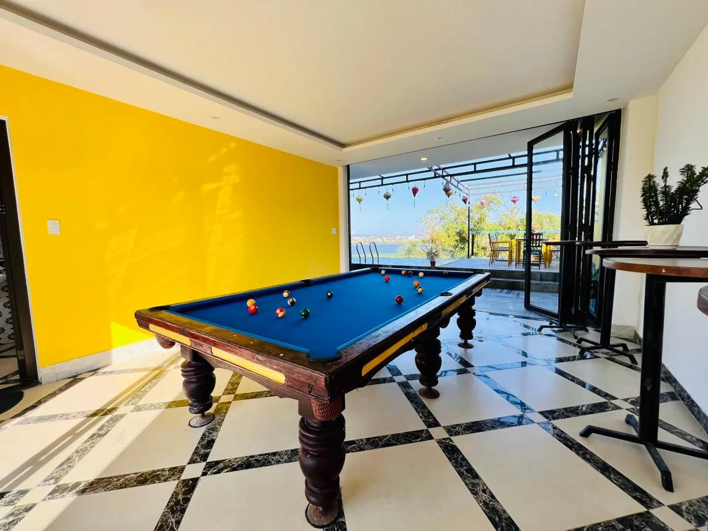 Eros Villa Hoi An Hallenbad