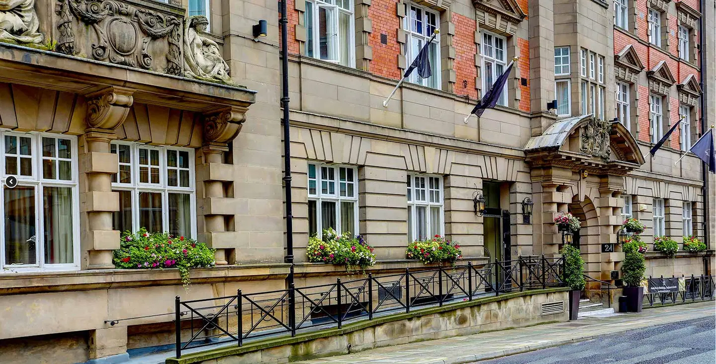 The Richmond Luxury Hotel and Spa EXTERIOR