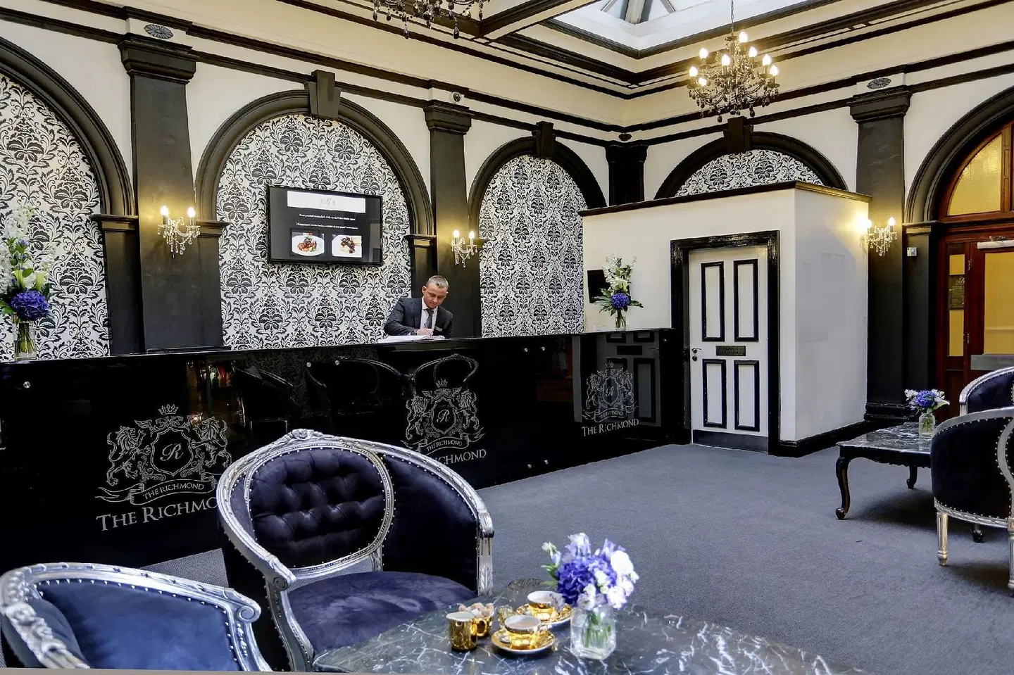 The Richmond Luxury Hotel and Spa LOUNGE_LOBBY