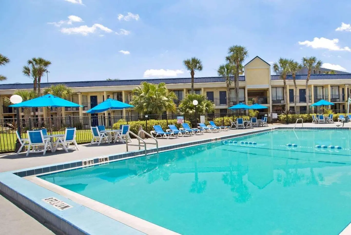 Days Inn by Wyndham Orlando Airport Florida Mall OUTDOOR_POOL
