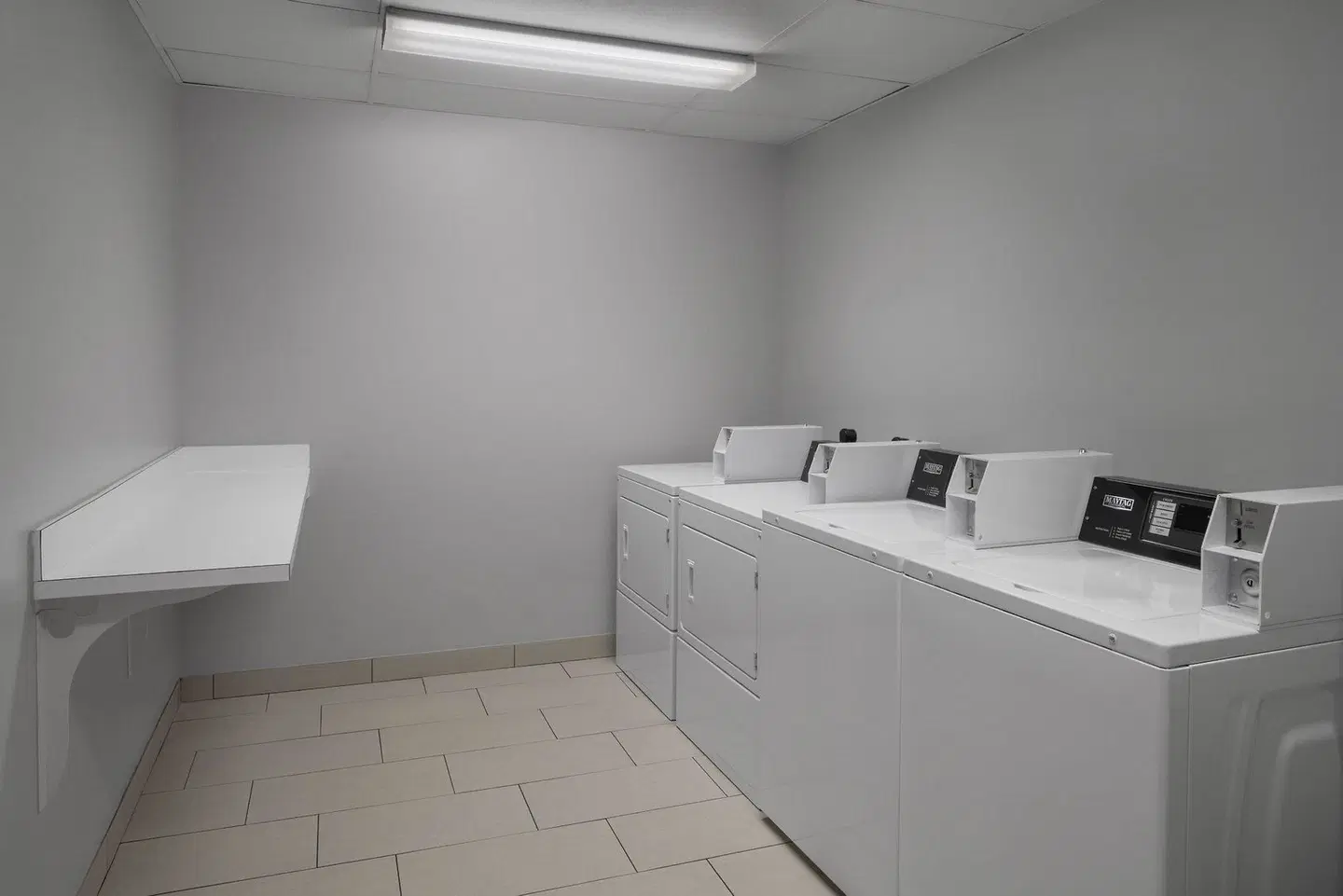 SpringHill Suites by Marriott Houston Intercontinental Airport BATHROOM