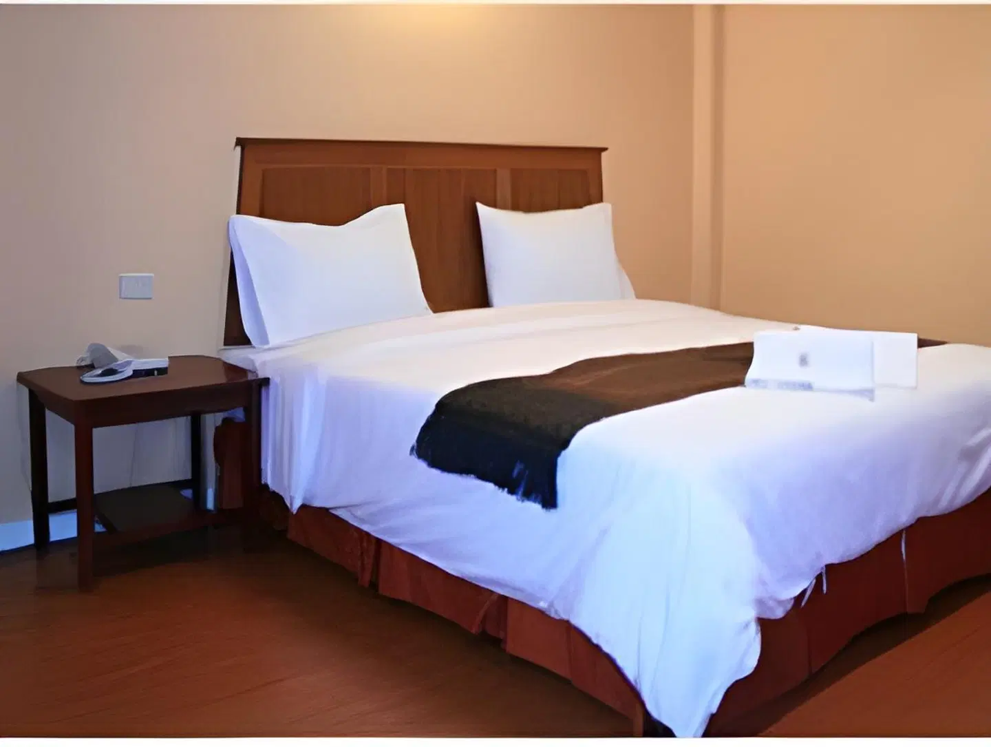 Sri Chumphon Hotel ROOM_EXAMPLE