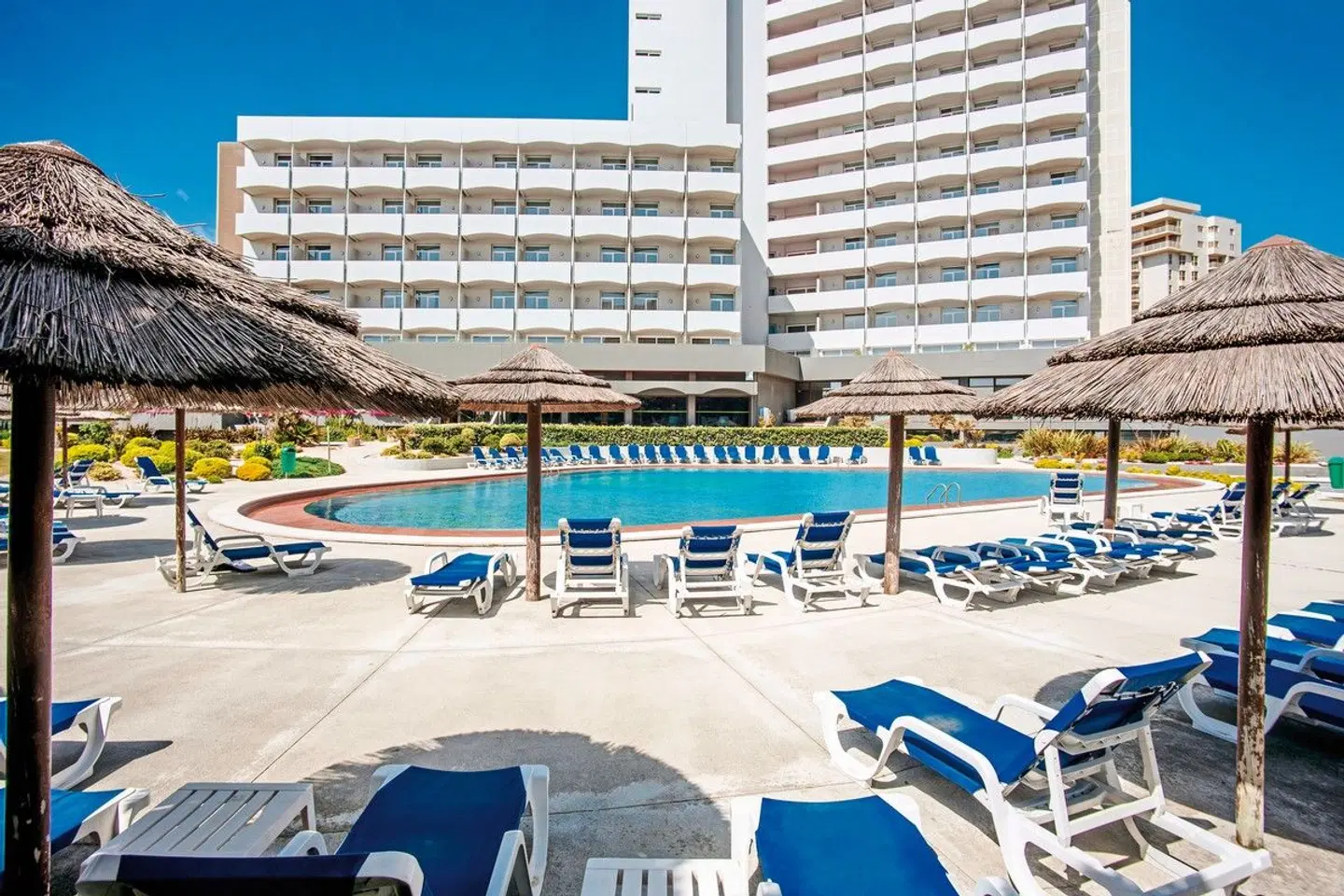 Axis Vermar Conference & Beach Hotel EXTERIOR