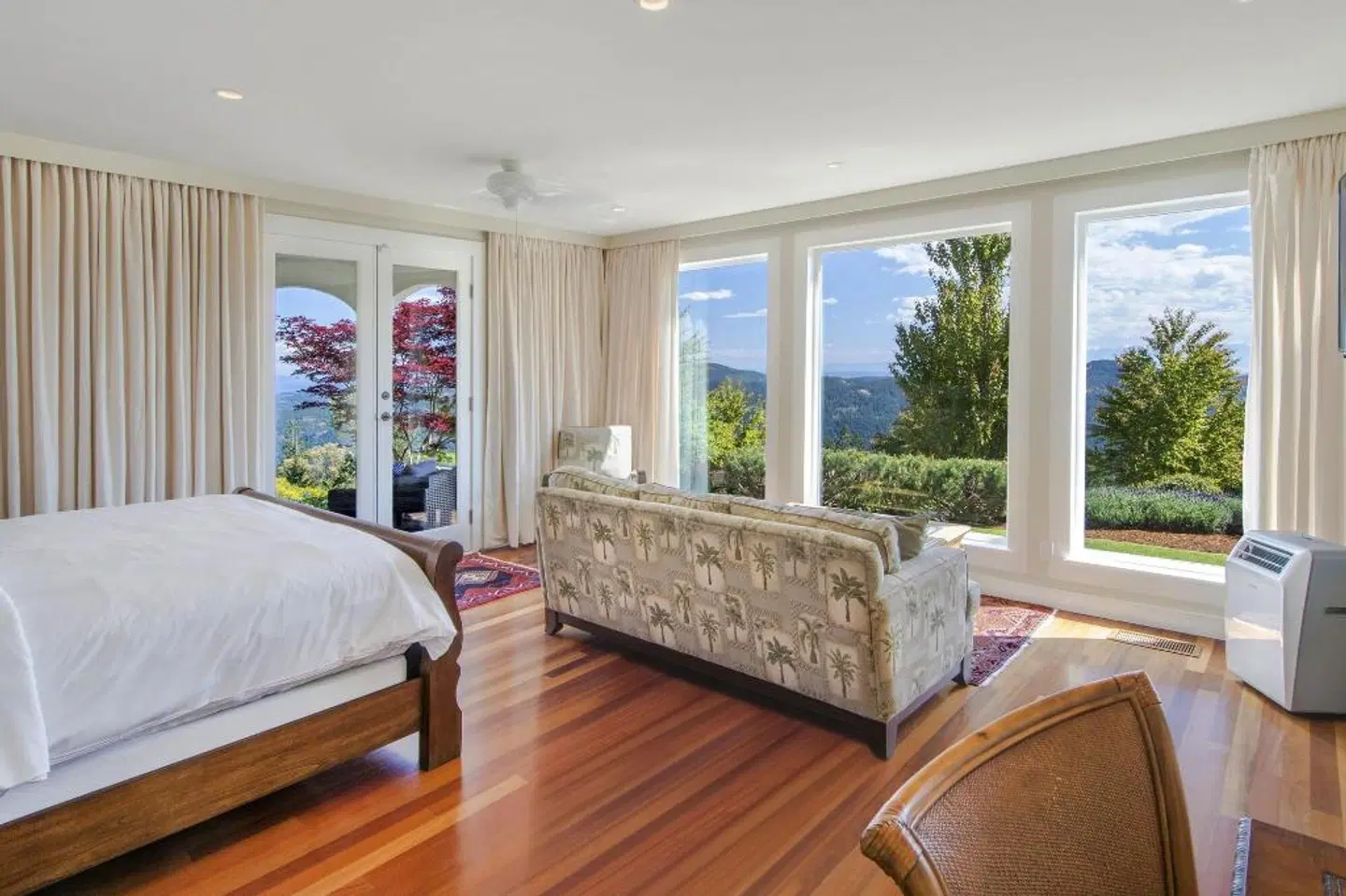 Villa Eyrie Resort ROOM_EXAMPLE