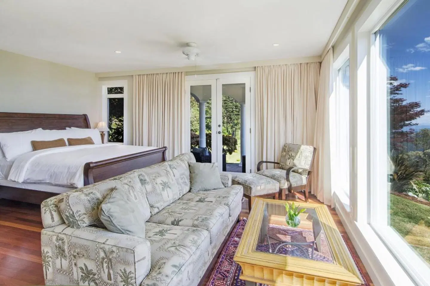 Villa Eyrie Resort ROOM_EXAMPLE