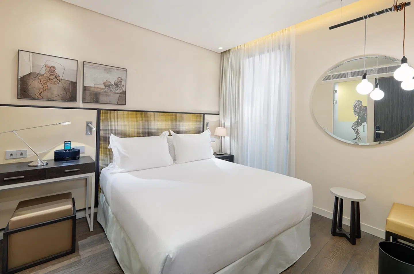 H10 Art Gallery ROOM_EXAMPLE