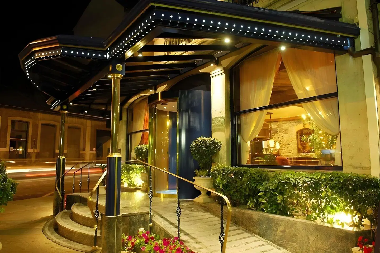 Le Montbrillant EXTERIOR