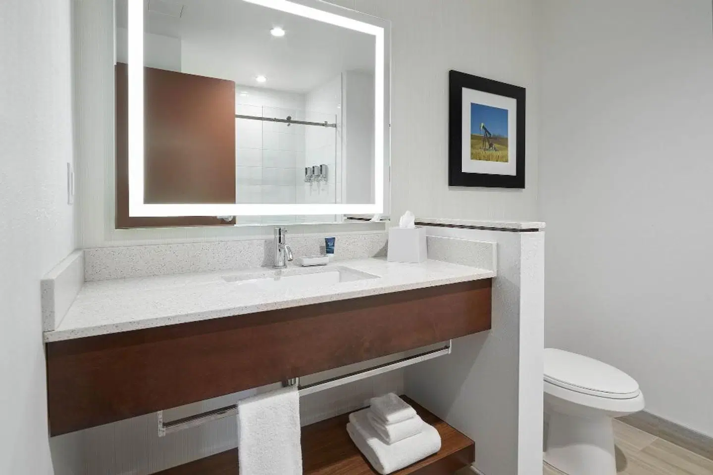 Four Points by Sheraton Sherwood Park BATHROOM