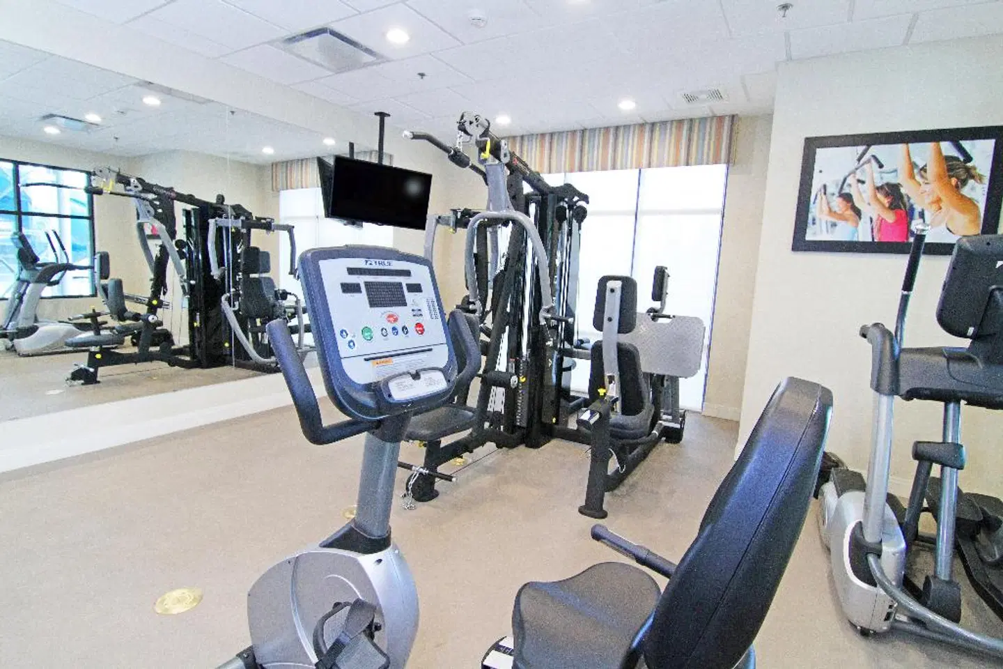 Holiday Inn Express & Suites Calgary NW - University Area SPORTS_AND_LEISURE