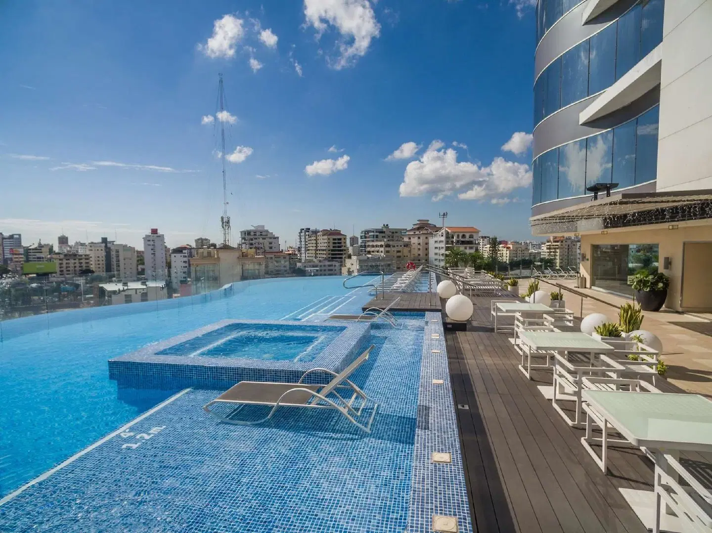 Embassy Suites by Hilton Santo Domingo OUTDOOR_POOL