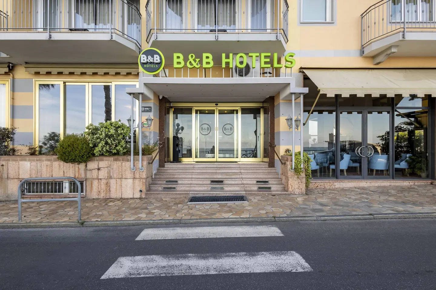 B&B Hotel Diano Marina Palace EXTERIOR