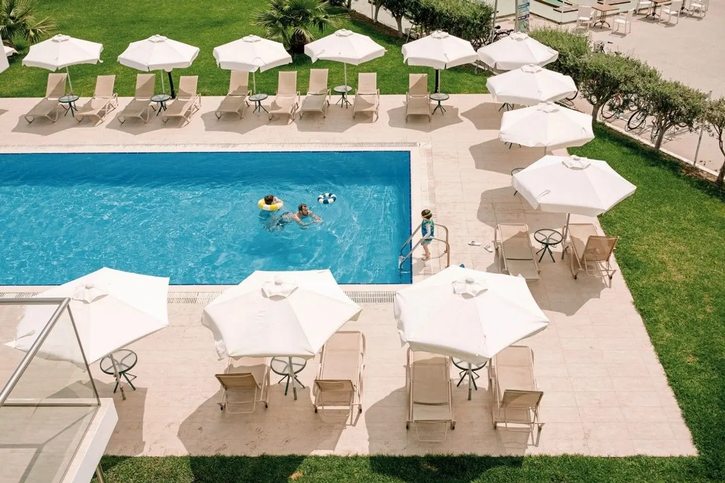 Mythos Beach Resort Terrasse