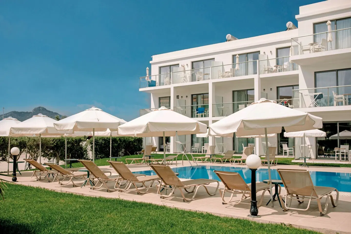 Mythos Beach Resort Garten