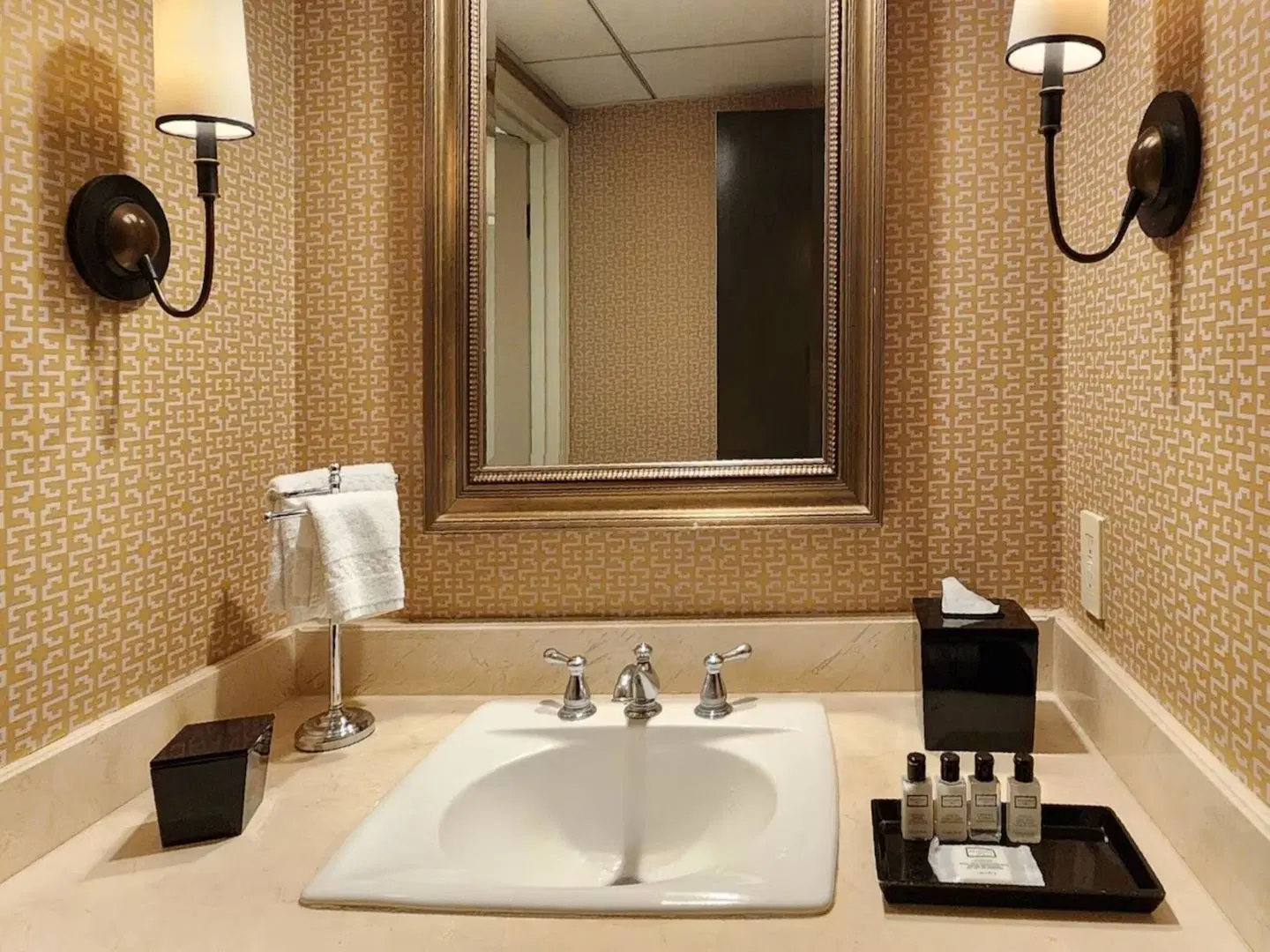 The Los Angeles Athletic Club BATHROOM