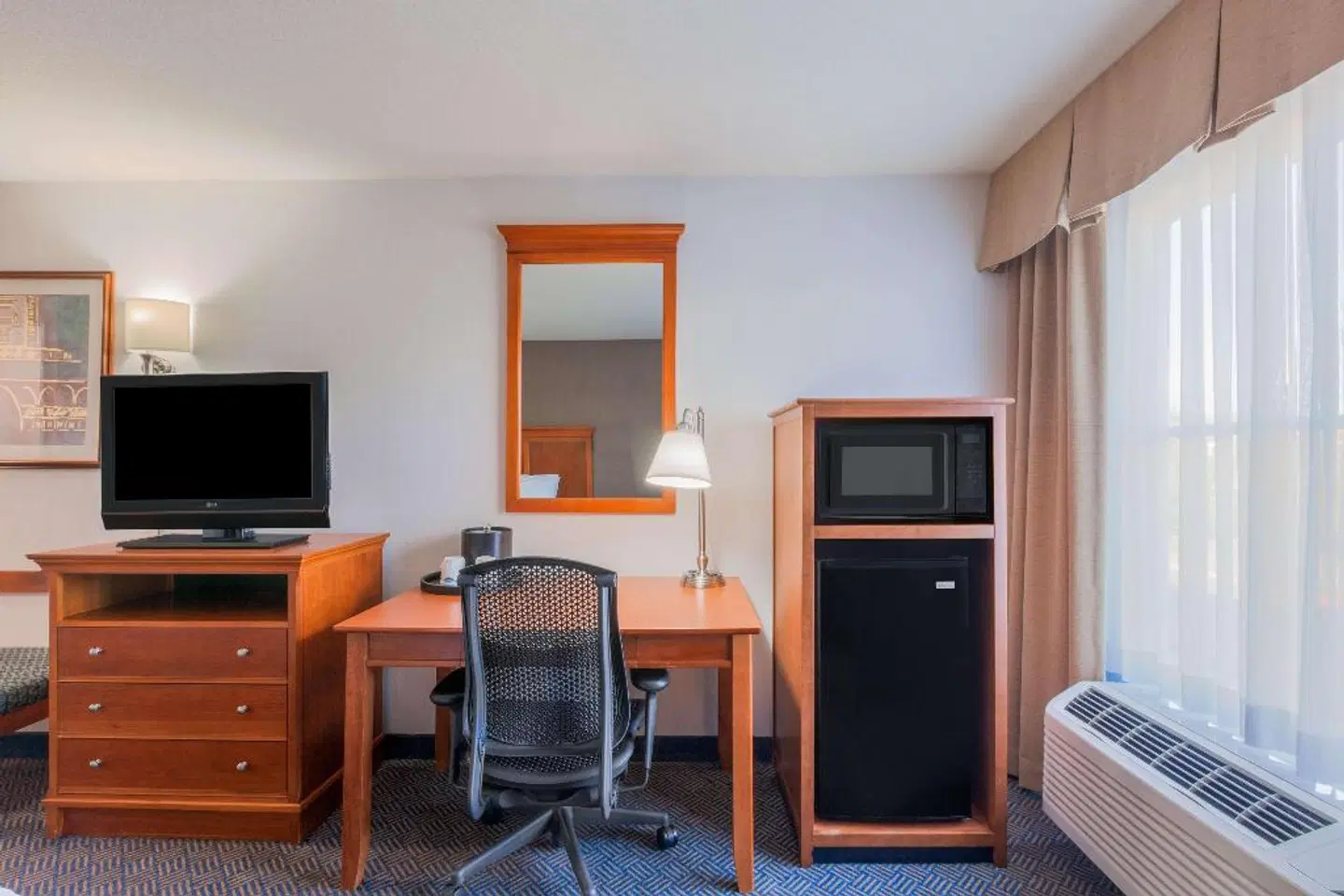 Hampton Inn San Marcos ROOM_EXAMPLE