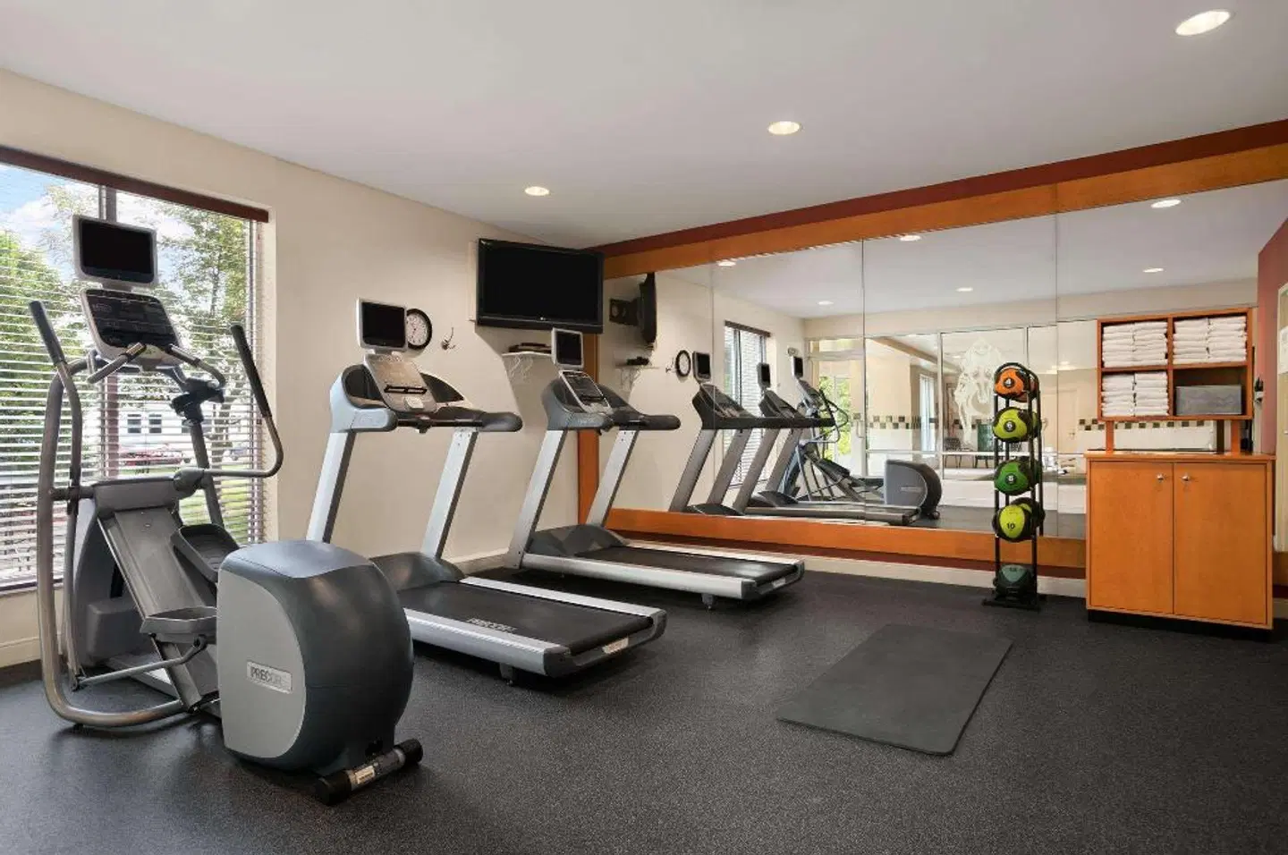 Hilton Garden Inn Saratoga Springs SPORTS_AND_LEISURE