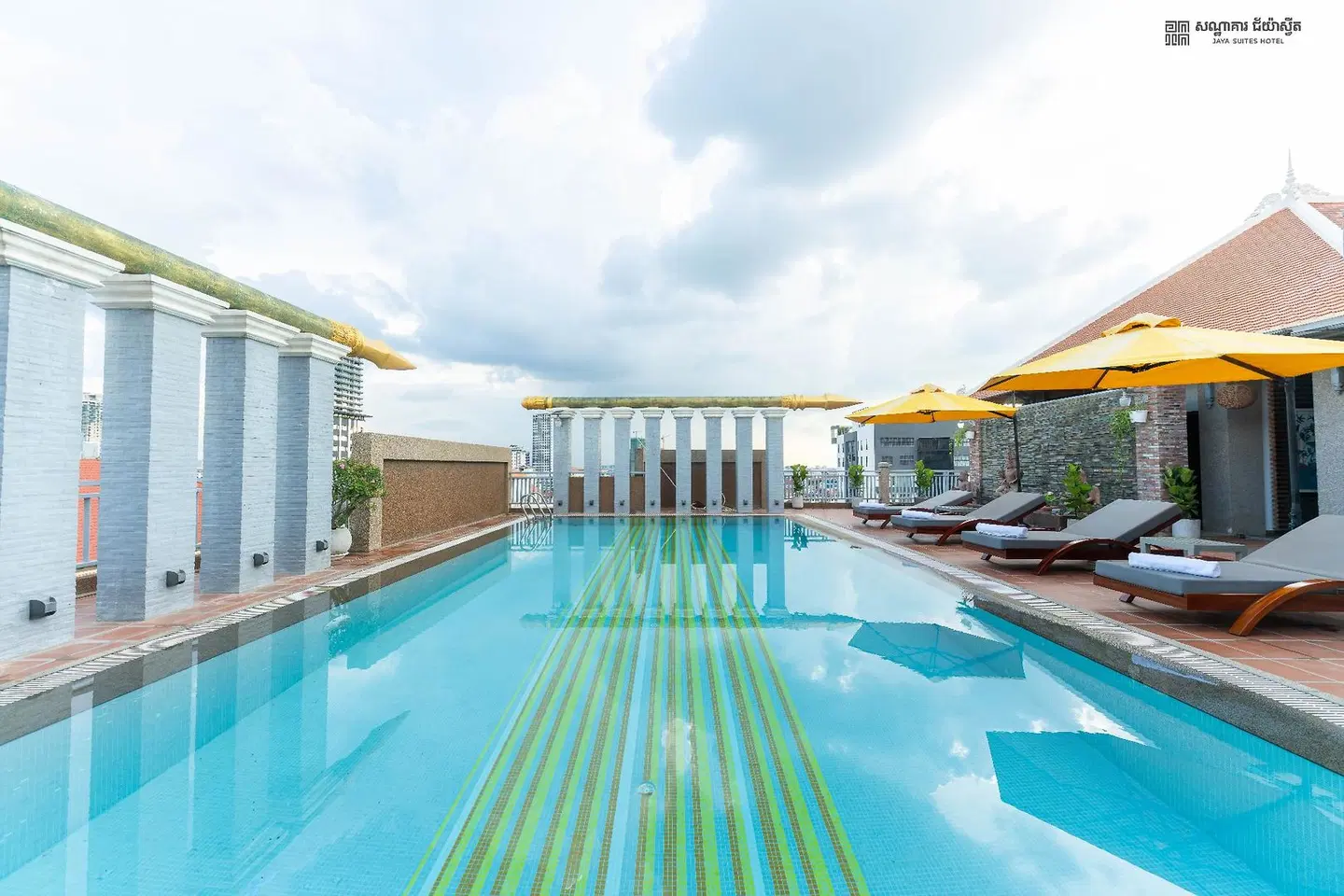 Jaya Suites Hotel OUTDOOR_POOL