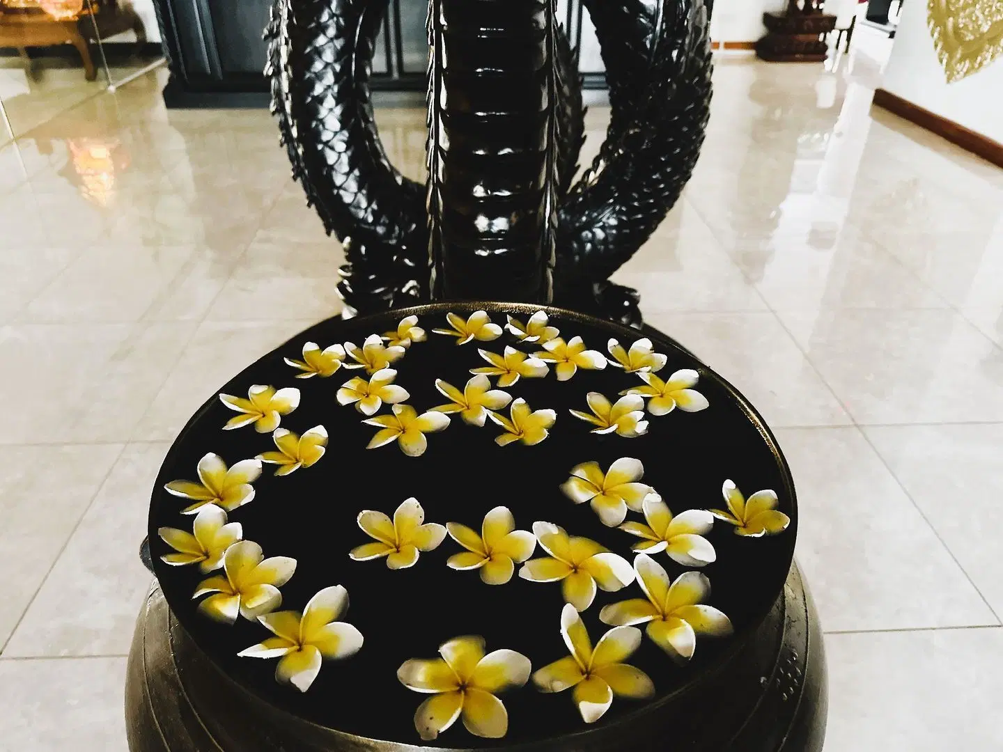 Jaya Suites Hotel PEOPLE