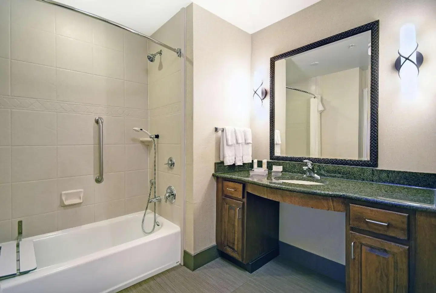 Homewood Suites by Hilton Denver International Airport Badezimmer