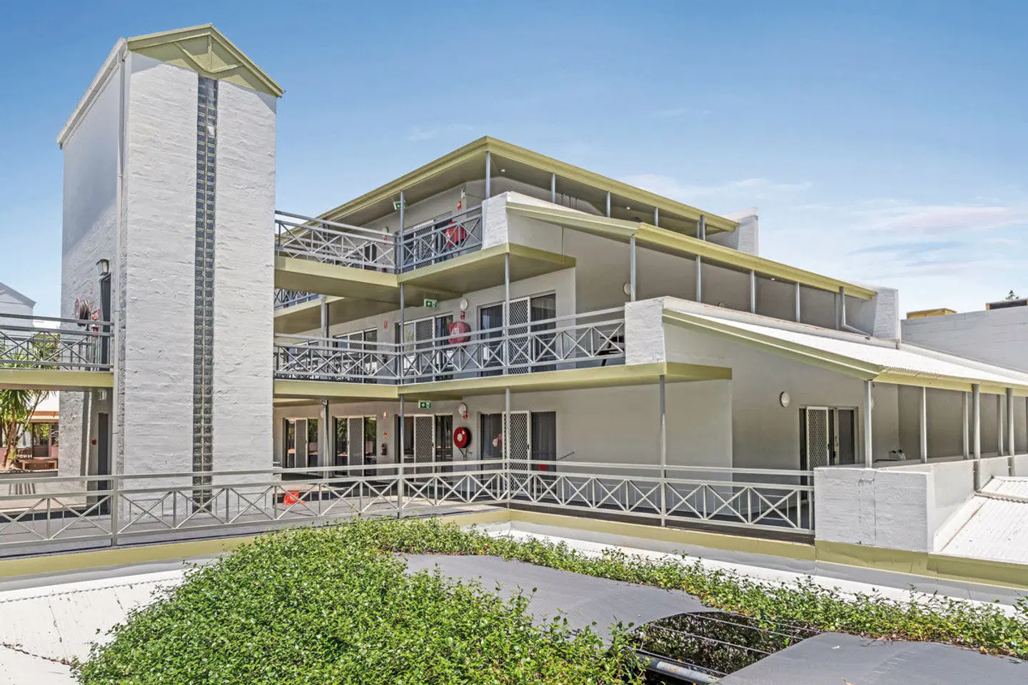 Stay at Alice Springs EXTERIOR