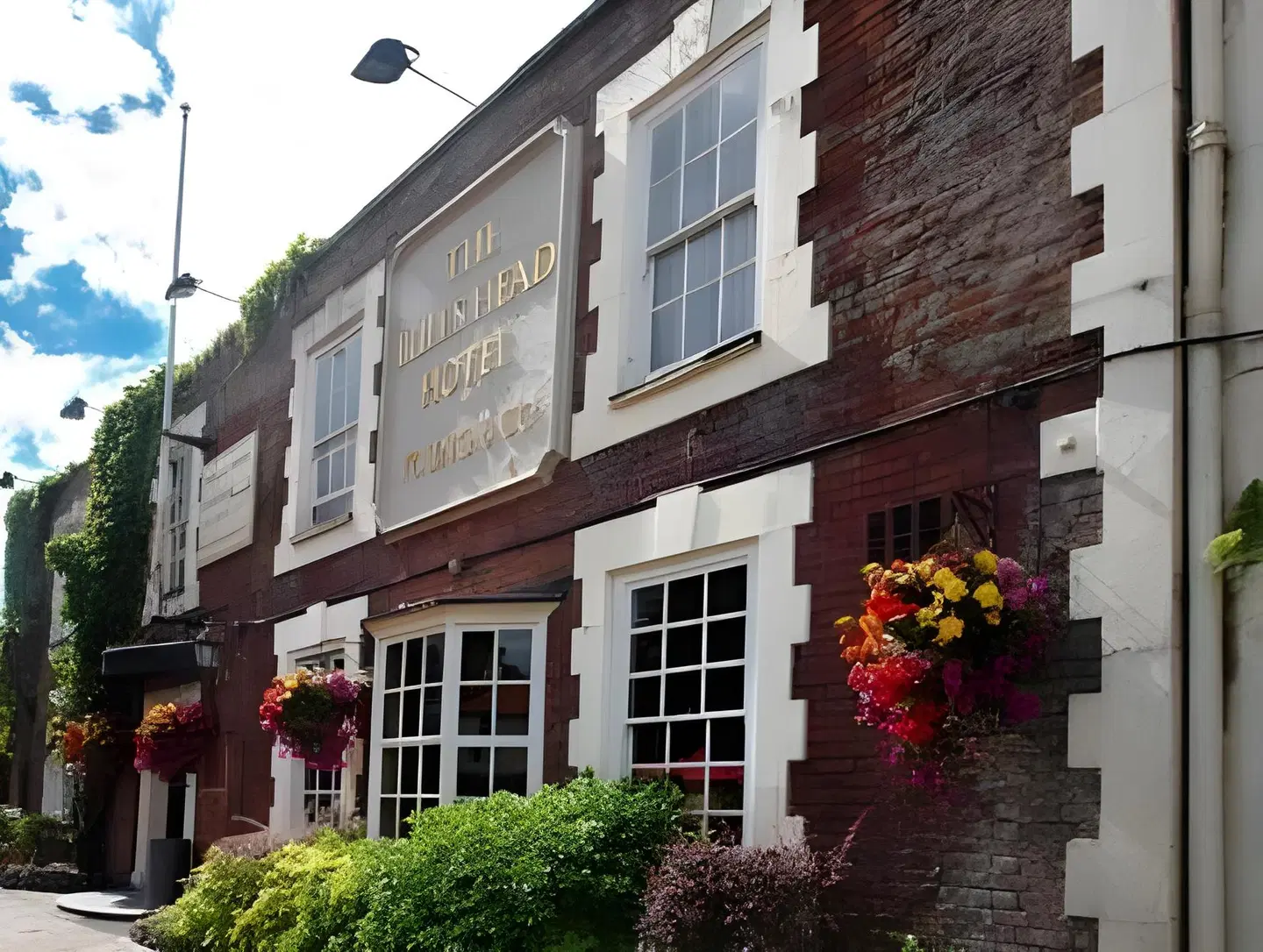 The Bulls Head Hotel EXTERIOR