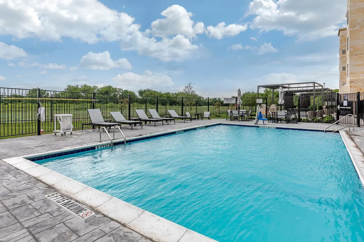 Staybridge Suites Dallas Grand Prairie OUTDOOR_POOL
