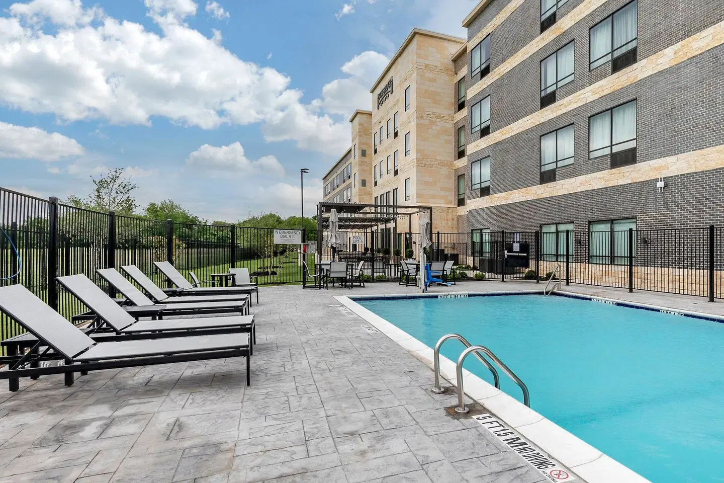 Staybridge Suites Dallas Grand Prairie OUTDOOR_POOL