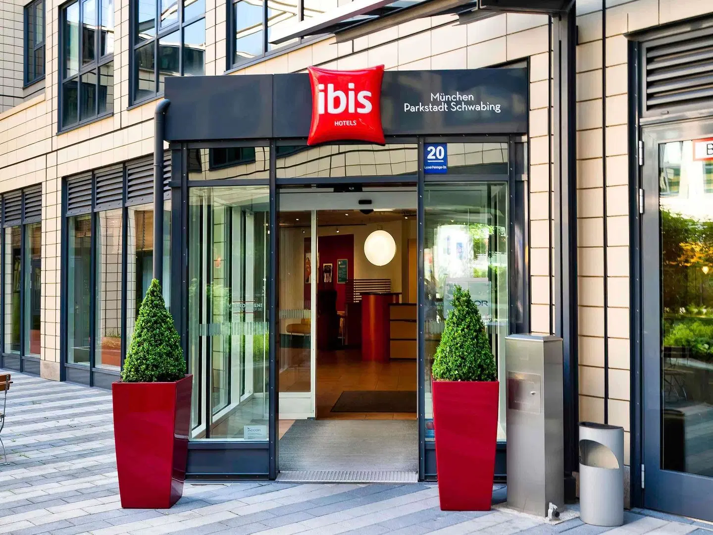 ibis Muenchen Parkstadt Schwabing EXTERIOR