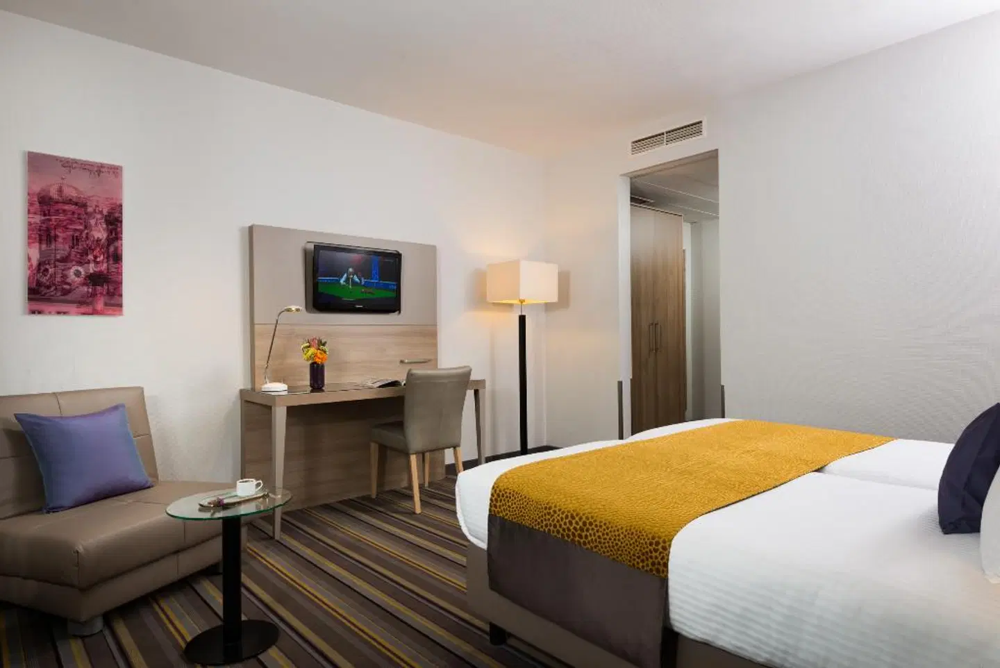 Leonardo Hotel Munich City North ROOM_EXAMPLE