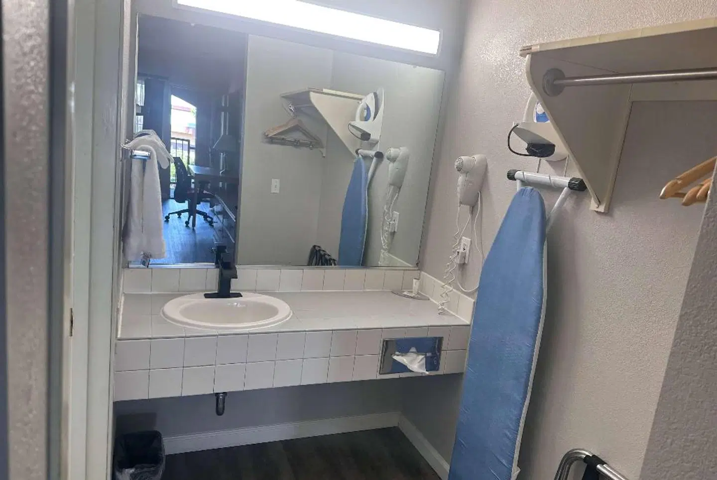 Days Inn Rocklin Badezimmer