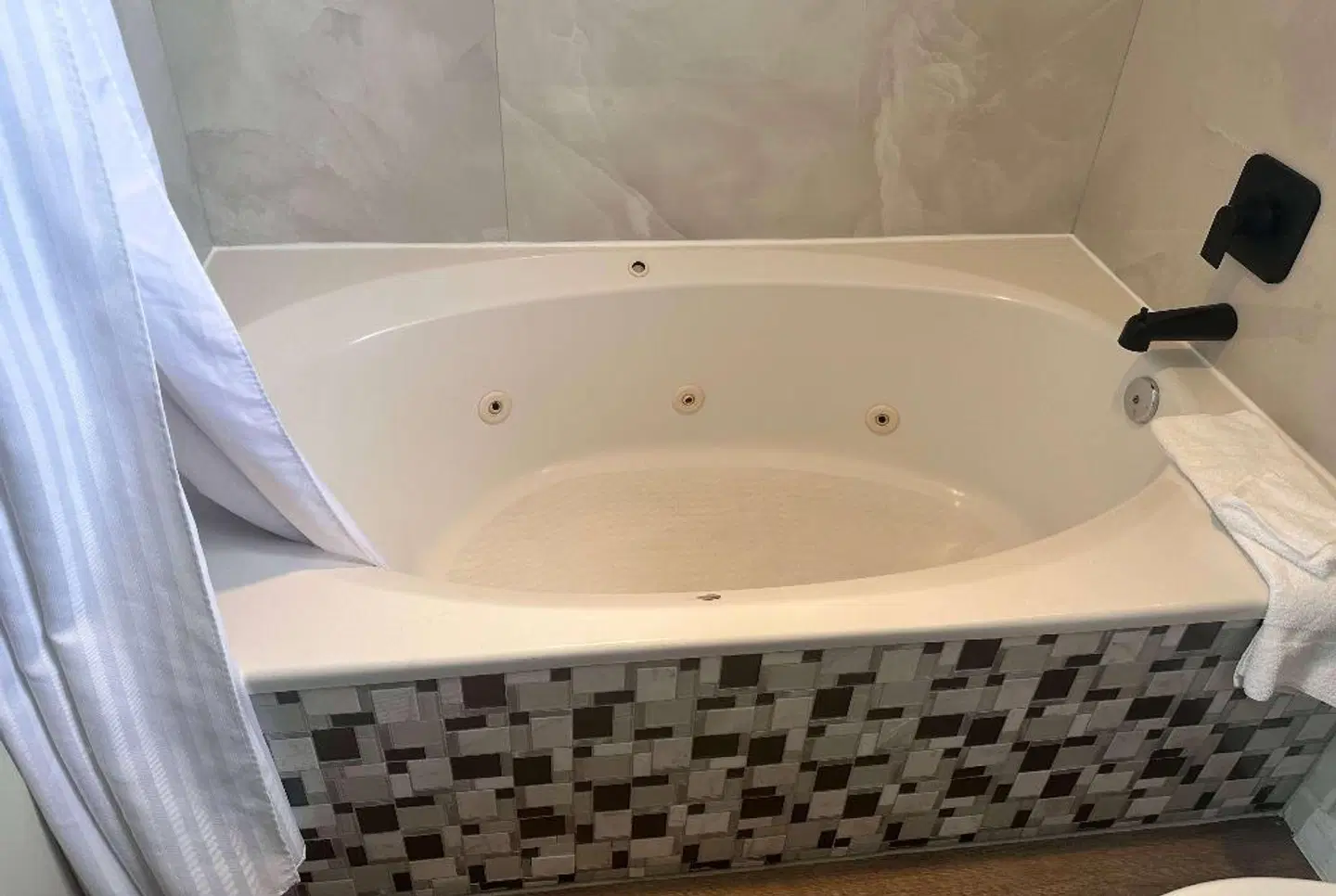 Days Inn Rocklin Badezimmer