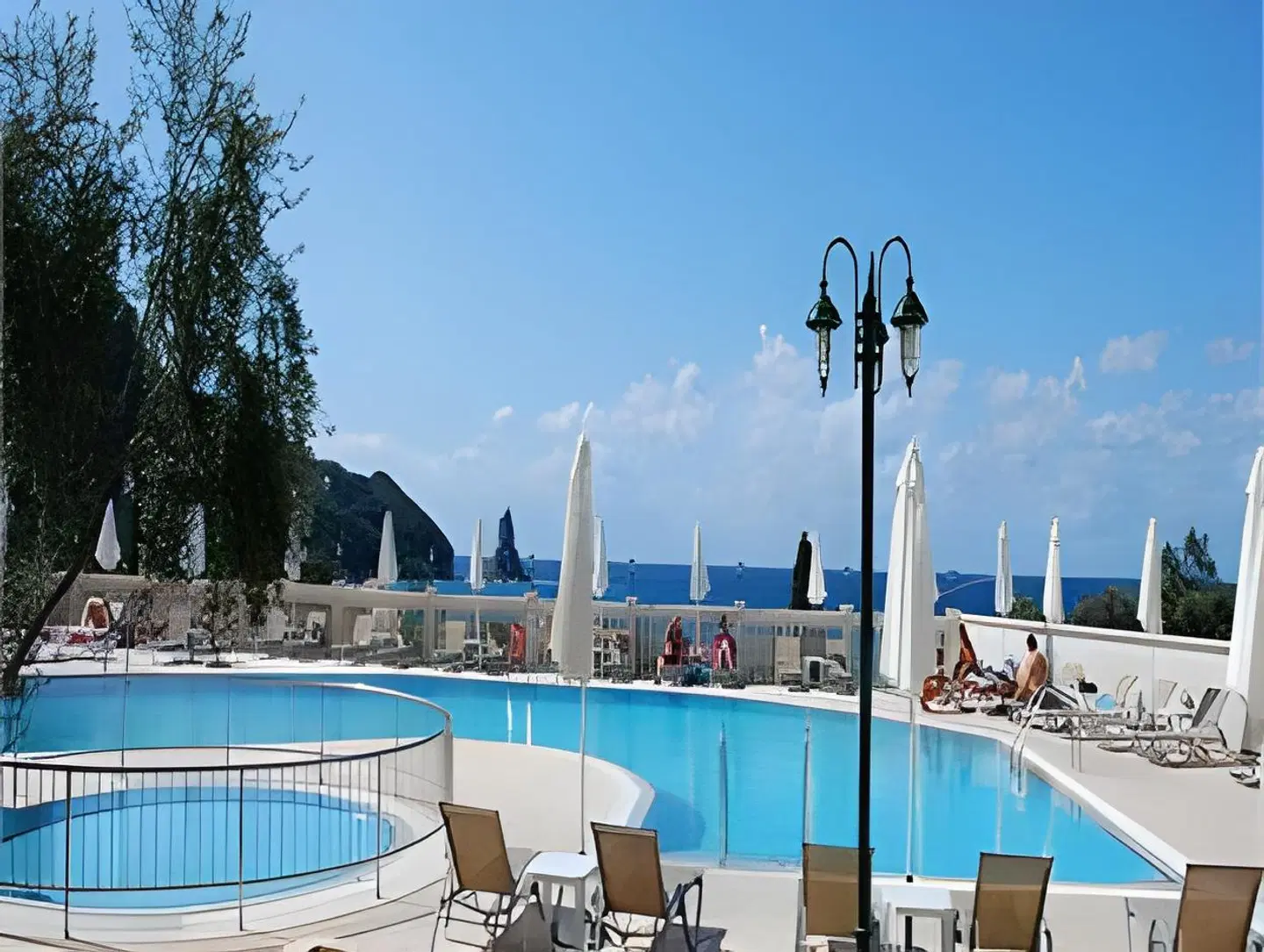 Aloha Hotel OUTDOOR_POOL