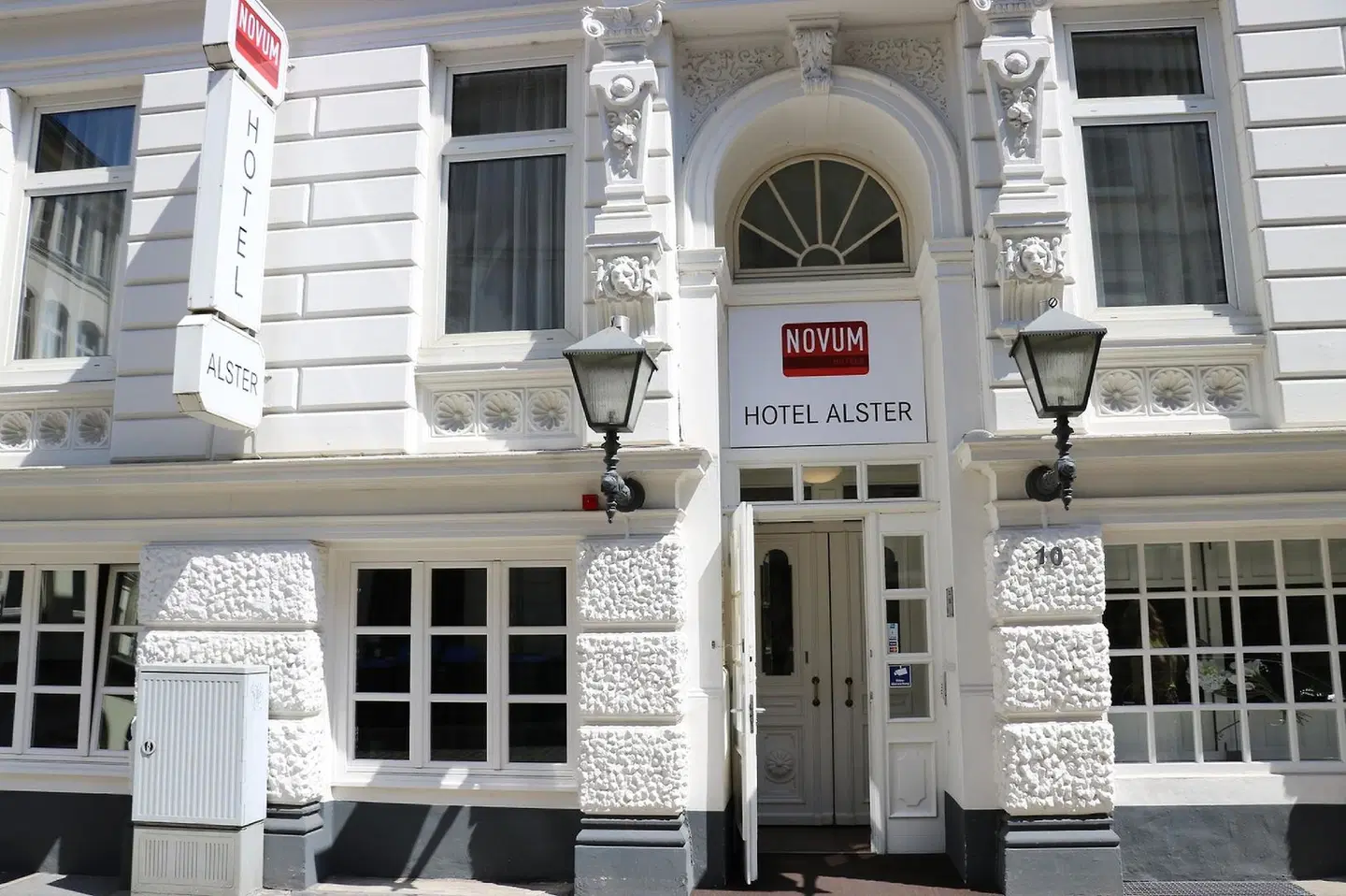 Novum Hotel Alster EXTERIOR