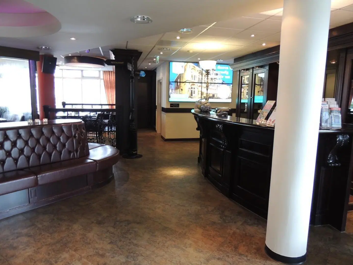 Arneville LOUNGE_LOBBY