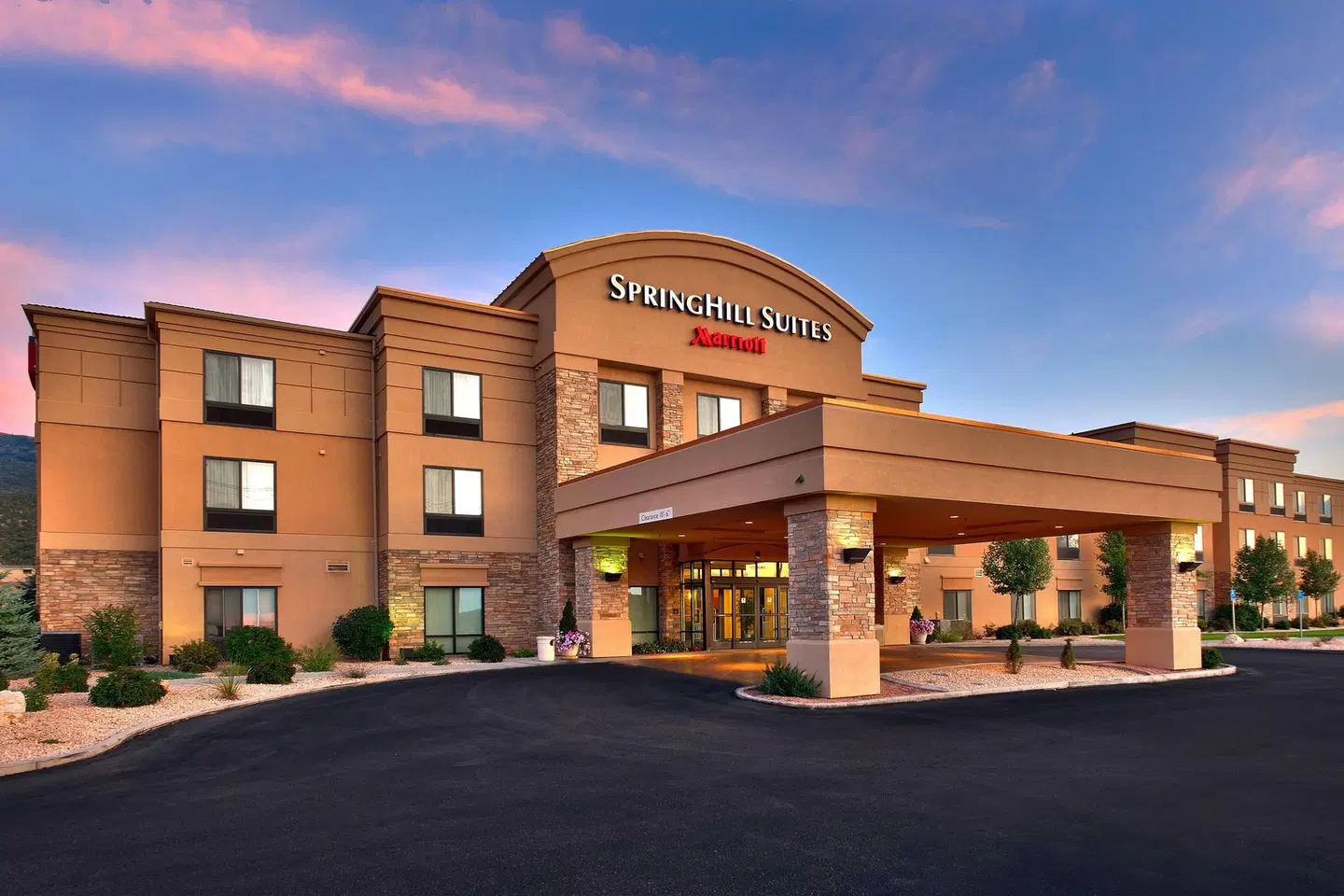 SpringHill Suites by Marriott Cedar City EXTERIOR