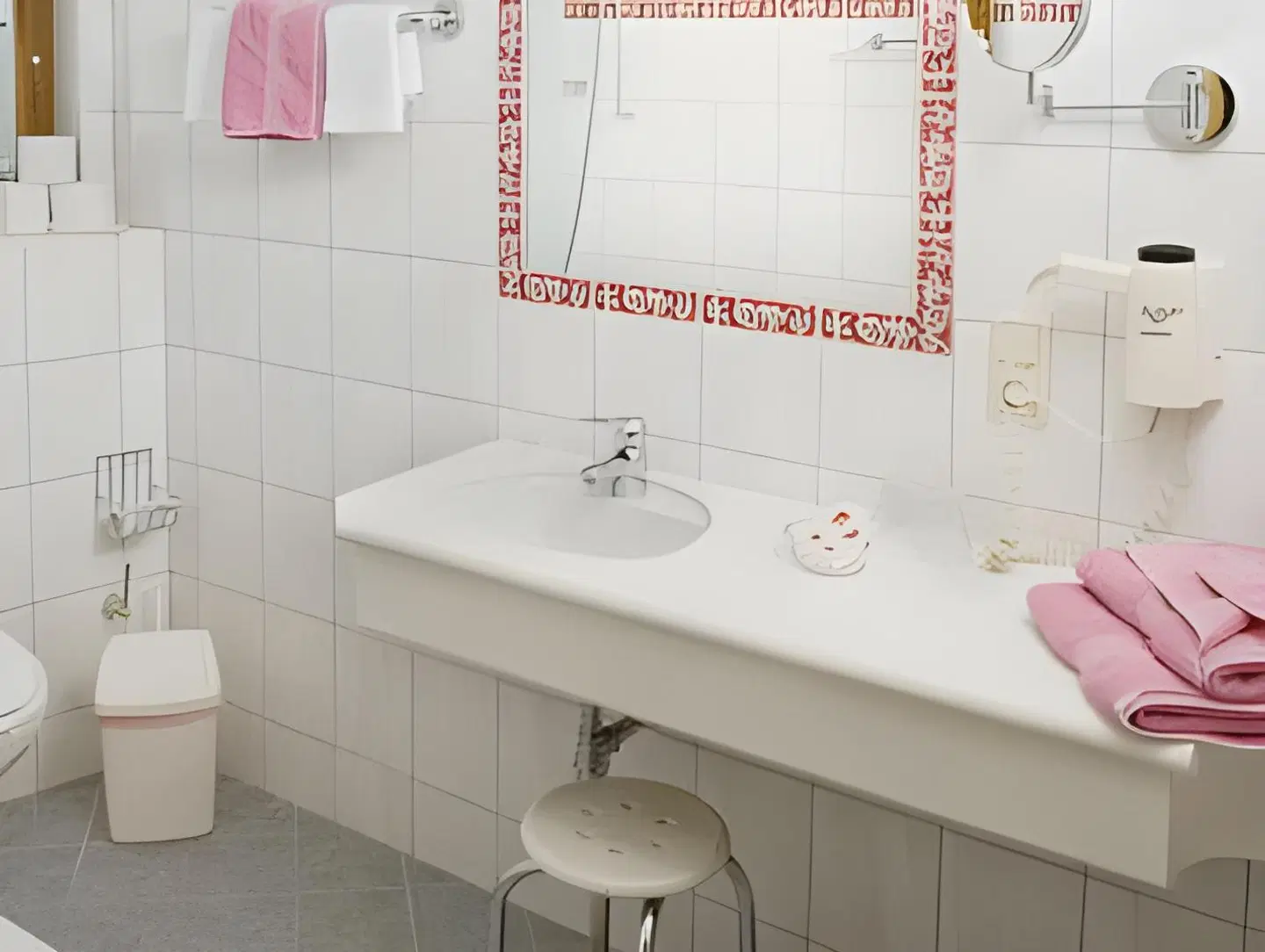 Hotel Montfort Badezimmer