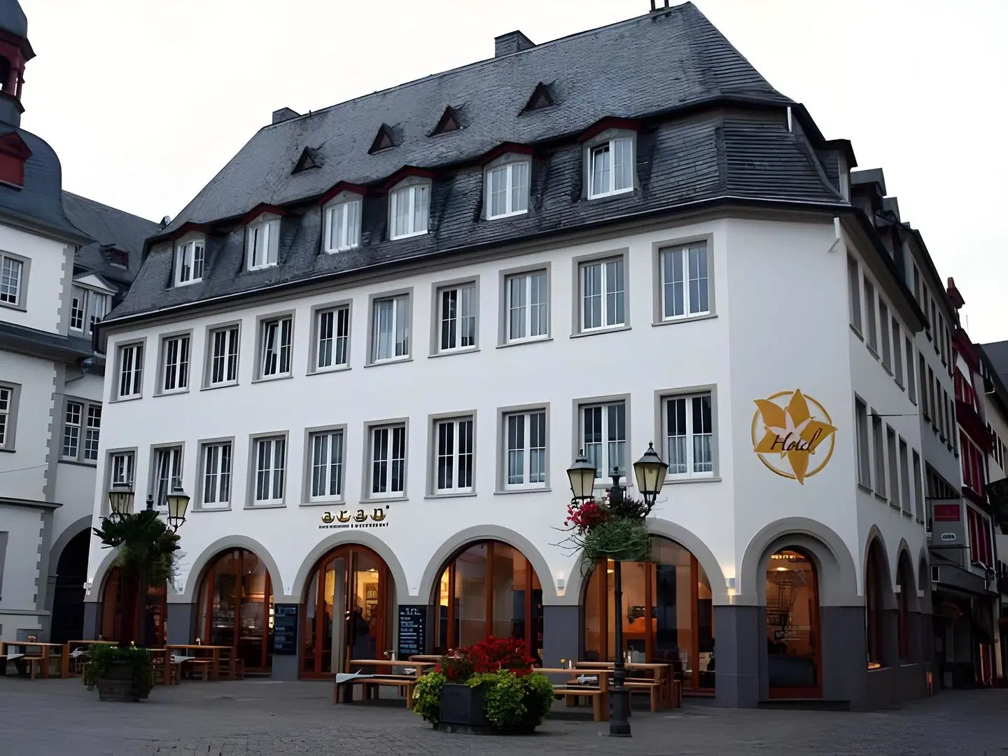 Altstadt Hotel & Café Koblenz EXTERIOR