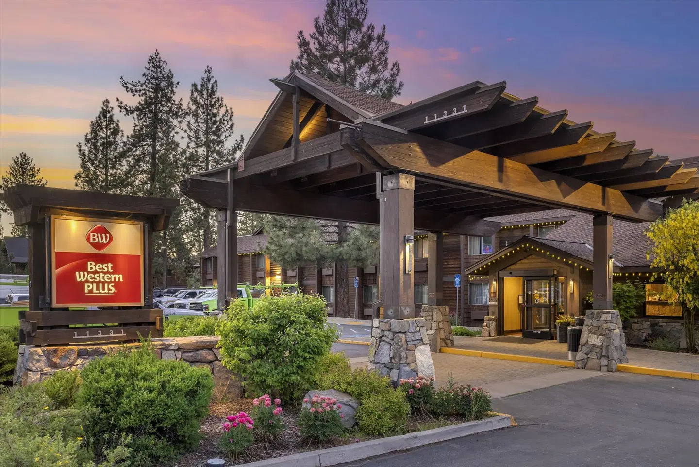 Best Western Plus Truckee-Tahoe Hotel EXTERIOR