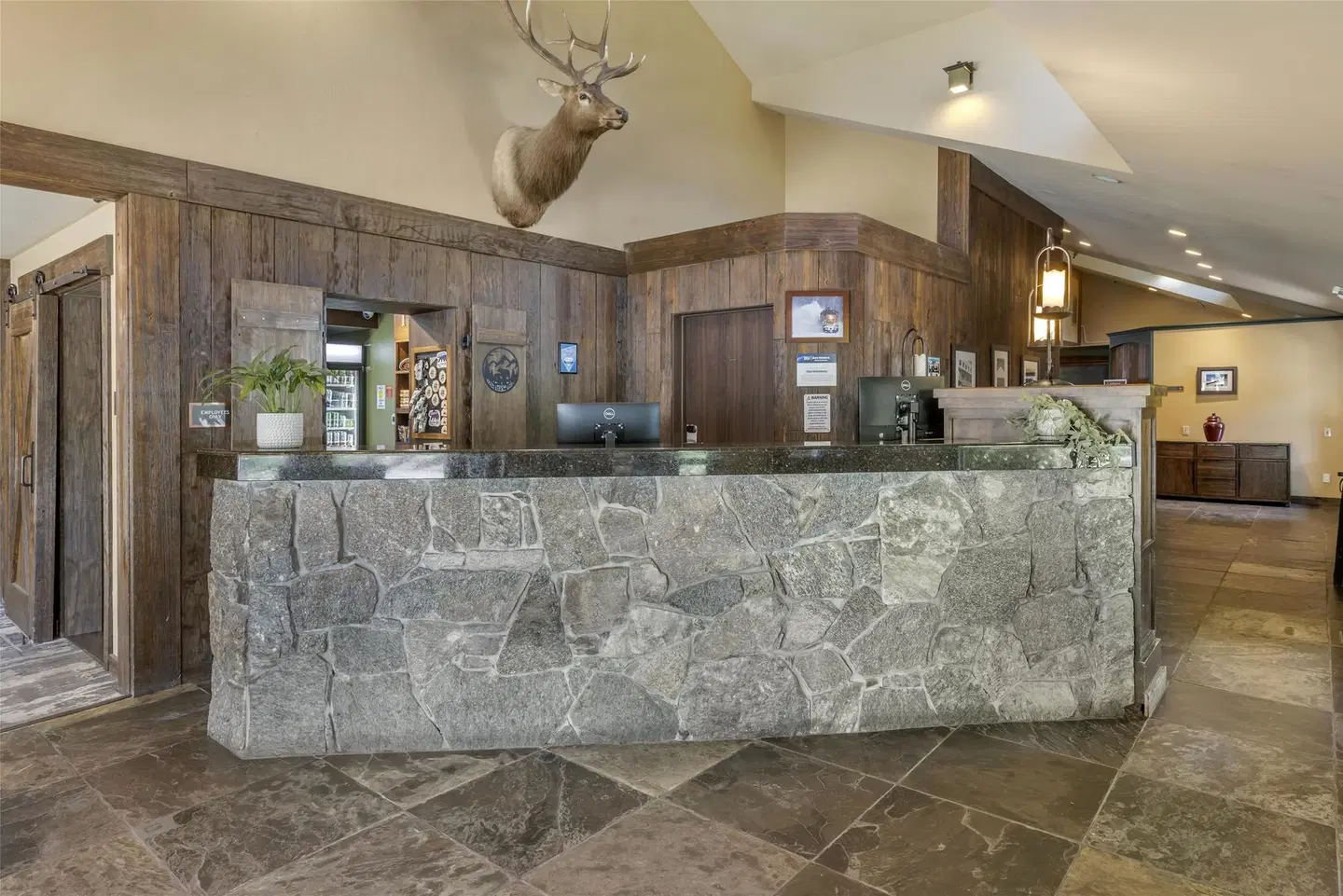 Best Western Plus Truckee-Tahoe Hotel Bar