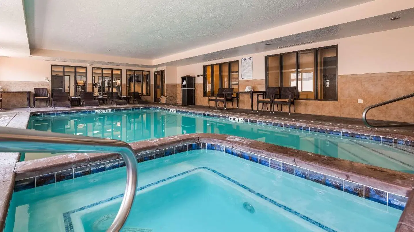 Best Western Plus Airport Inn & Suites INDOOR_POOL