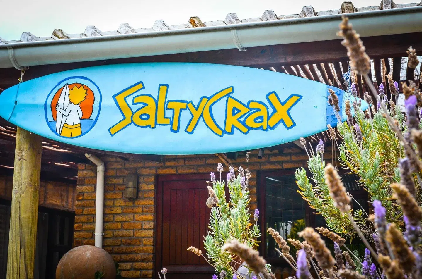 Saltycrax Backpackers and Surf Hostel EXTERIOR