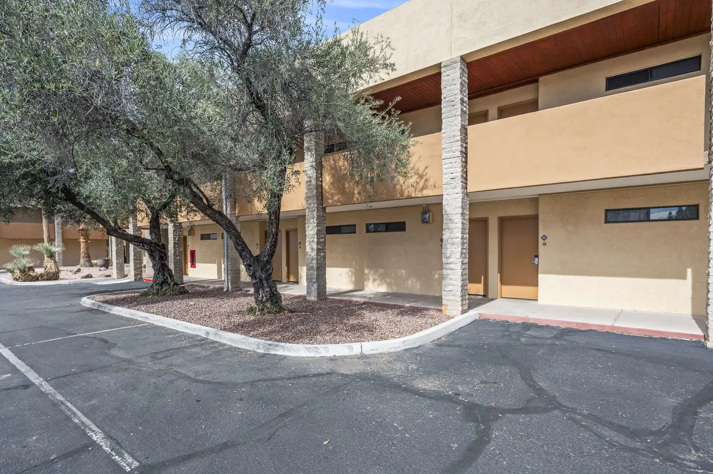 DoubleTree by Hilton Tucson-Reid Park EXTERIOR