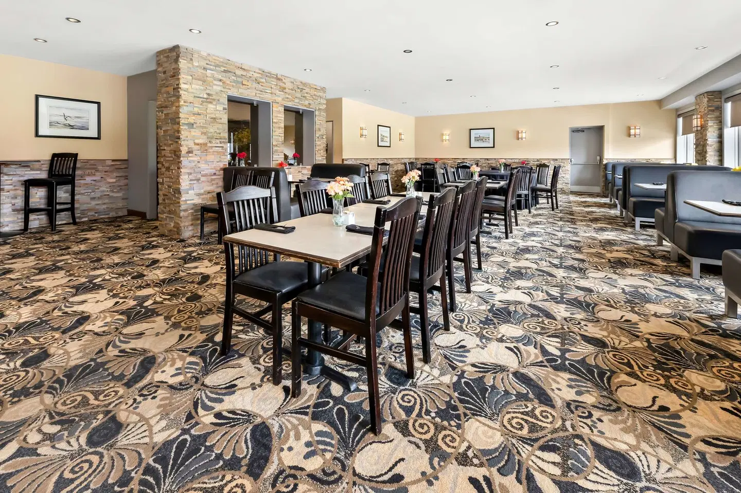 Best Western Plus NorWester Hotel & Conference Centre Restaurant