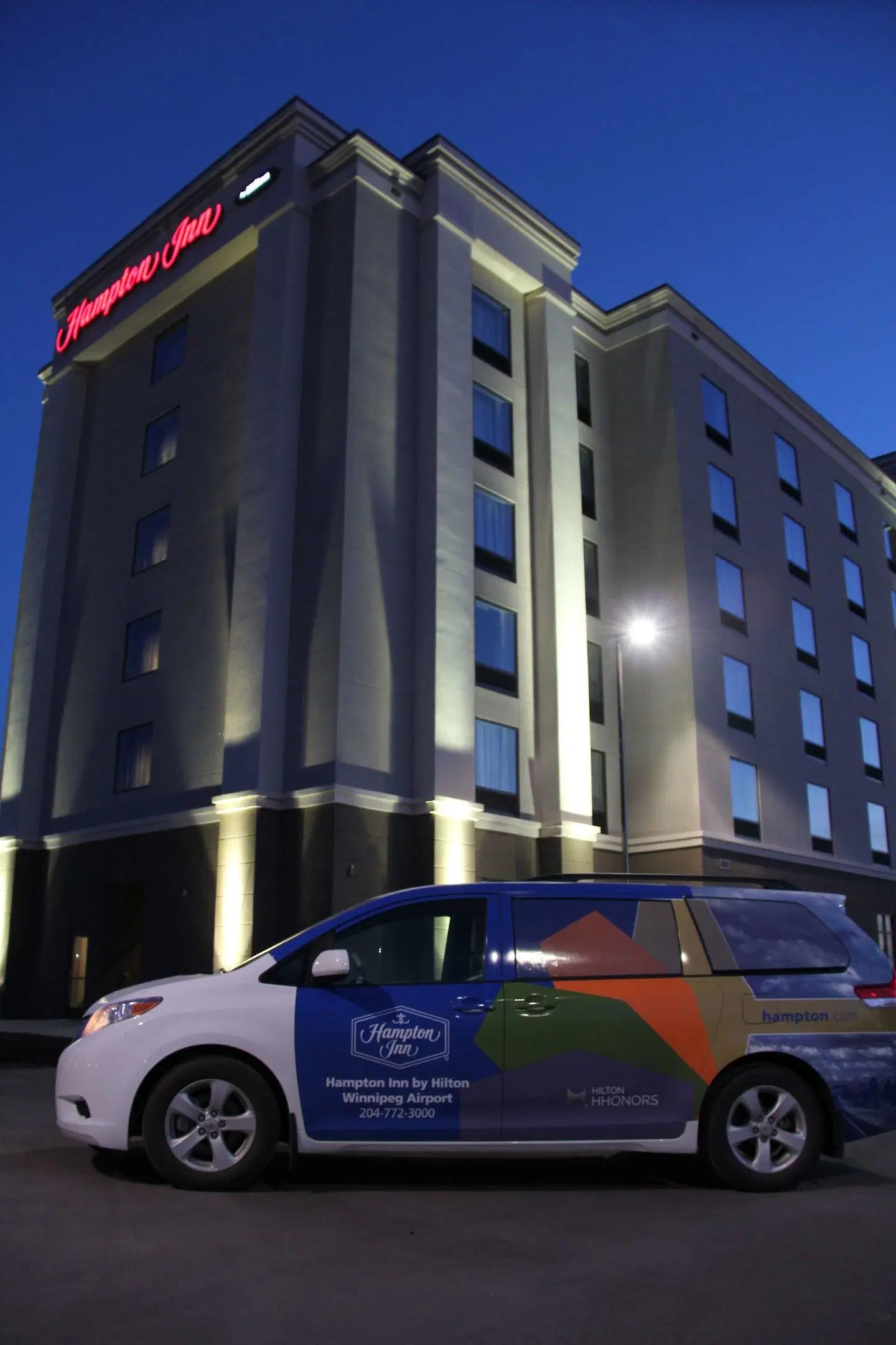 Hampton Inn by Hilton Winnipeg Airport/Polo Park EXTERIOR