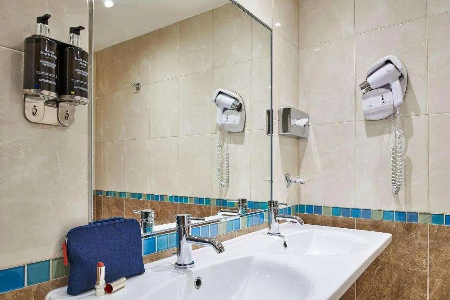 Etoile Saint Ferdinand BATHROOM