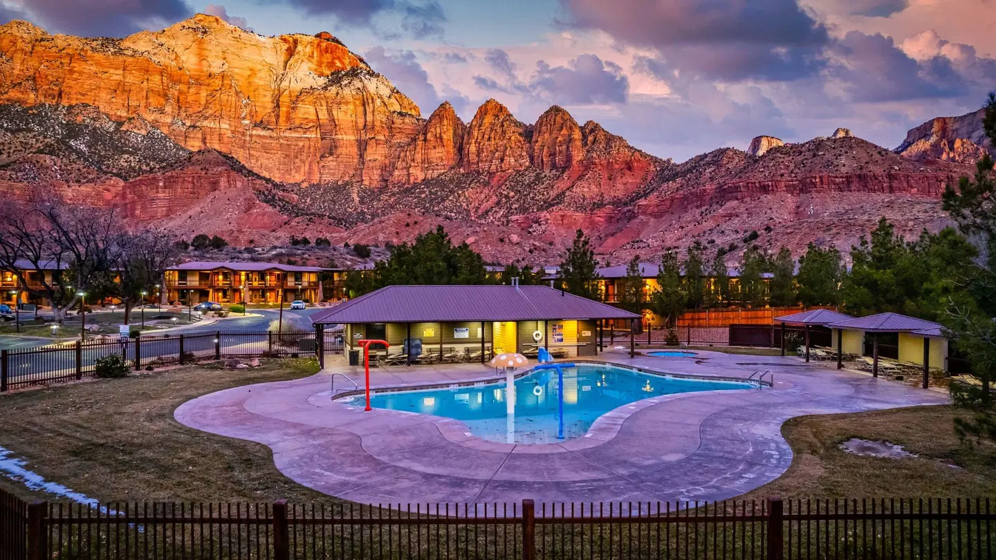 The Red Cliffs Lodge Zion, a Tribute Portfolio Hotel OUTDOOR_POOL