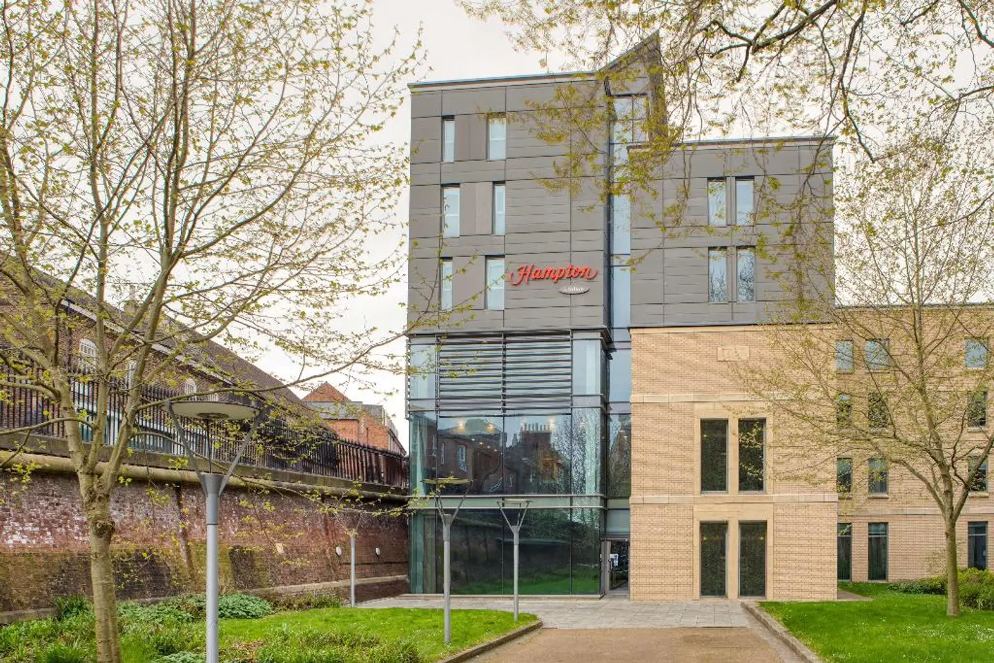 Hampton by Hilton York EXTERIOR