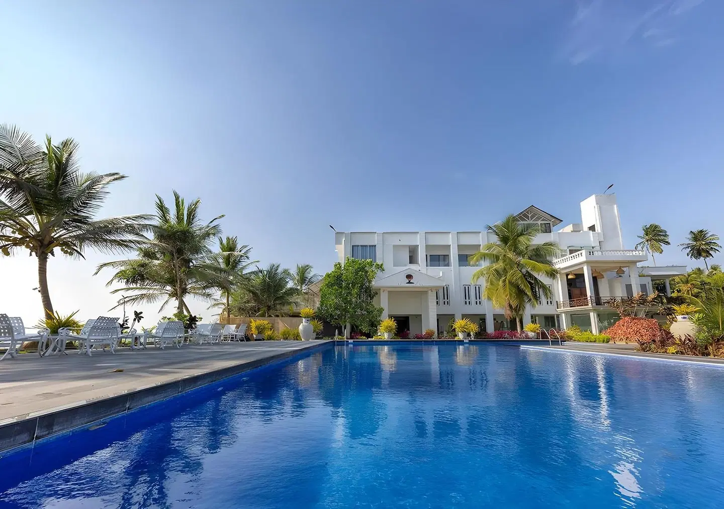 OYO 352 Sea Breeze Hotel OUTDOOR_POOL