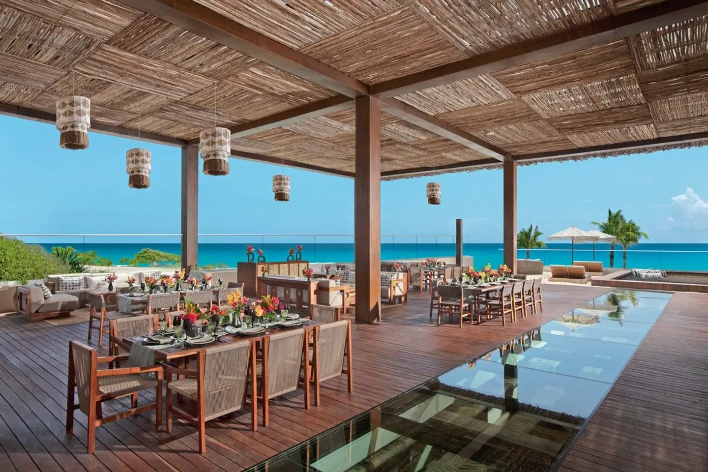 Hyatt Vivid Grand Island Bar