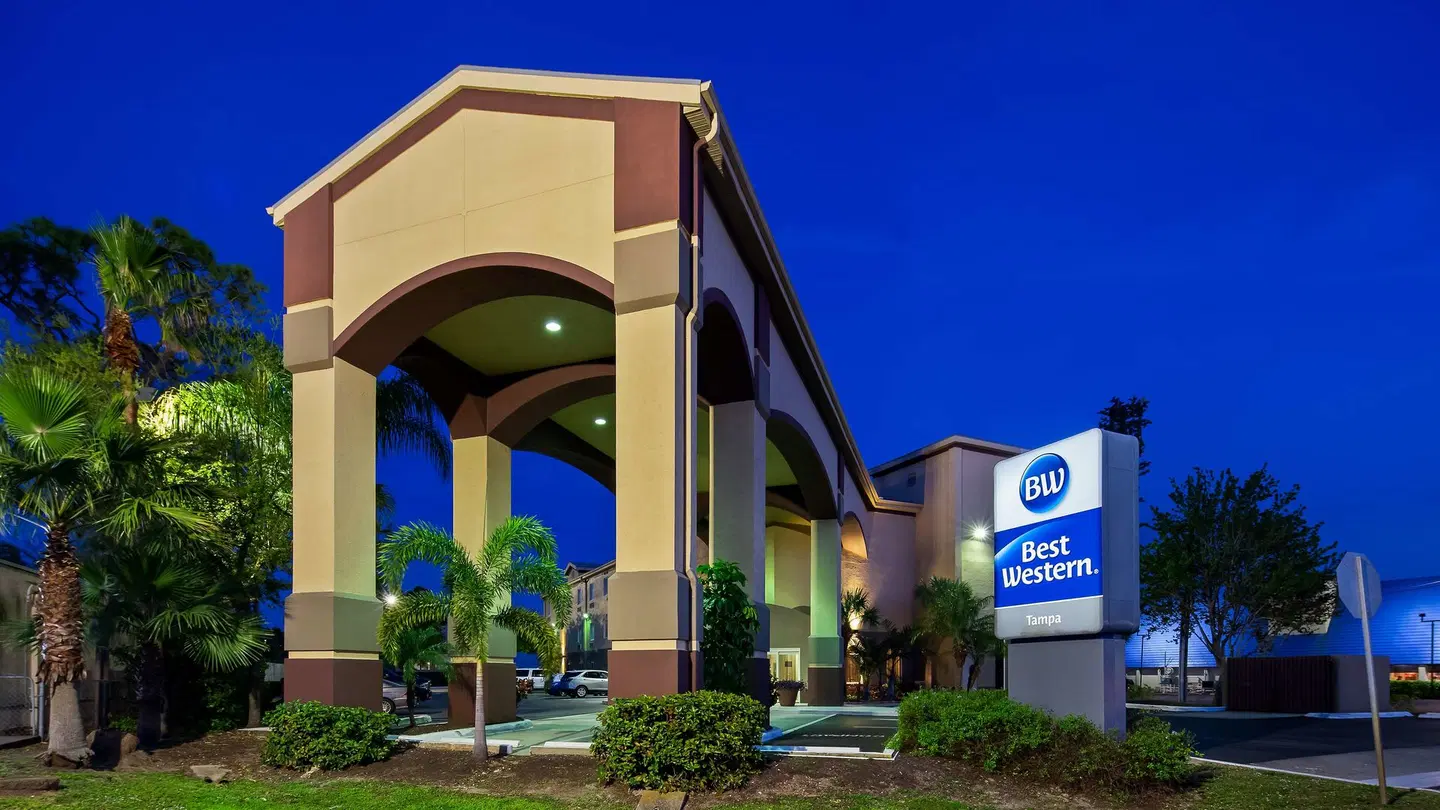 Best Western Tampa EXTERIOR